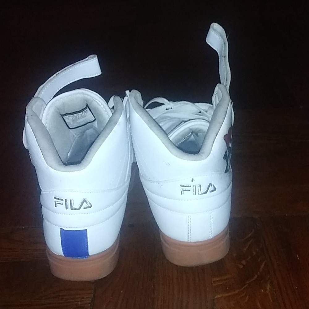 Some sneakers - Picture 4 of 4